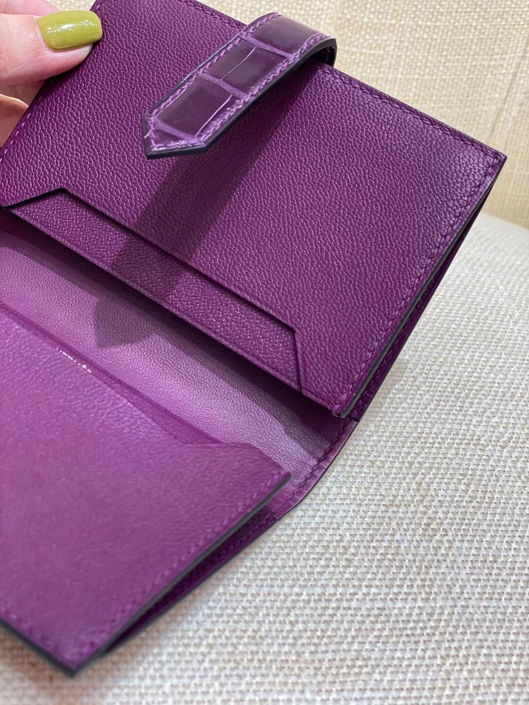 Hermès（爱马仕）Bearn 小H 鳄鱼卡包 亮面 方块 N5 黑加仑紫 顶级纯手工