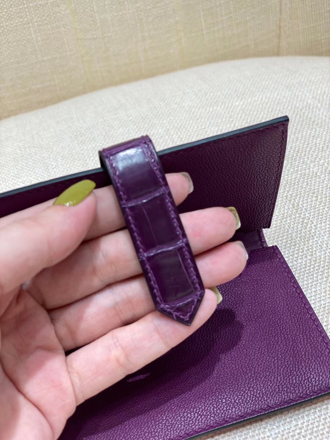 Hermès（爱马仕）Bearn 小H 鳄鱼卡包 亮面 方块 N5 黑加仑紫 顶级纯手工