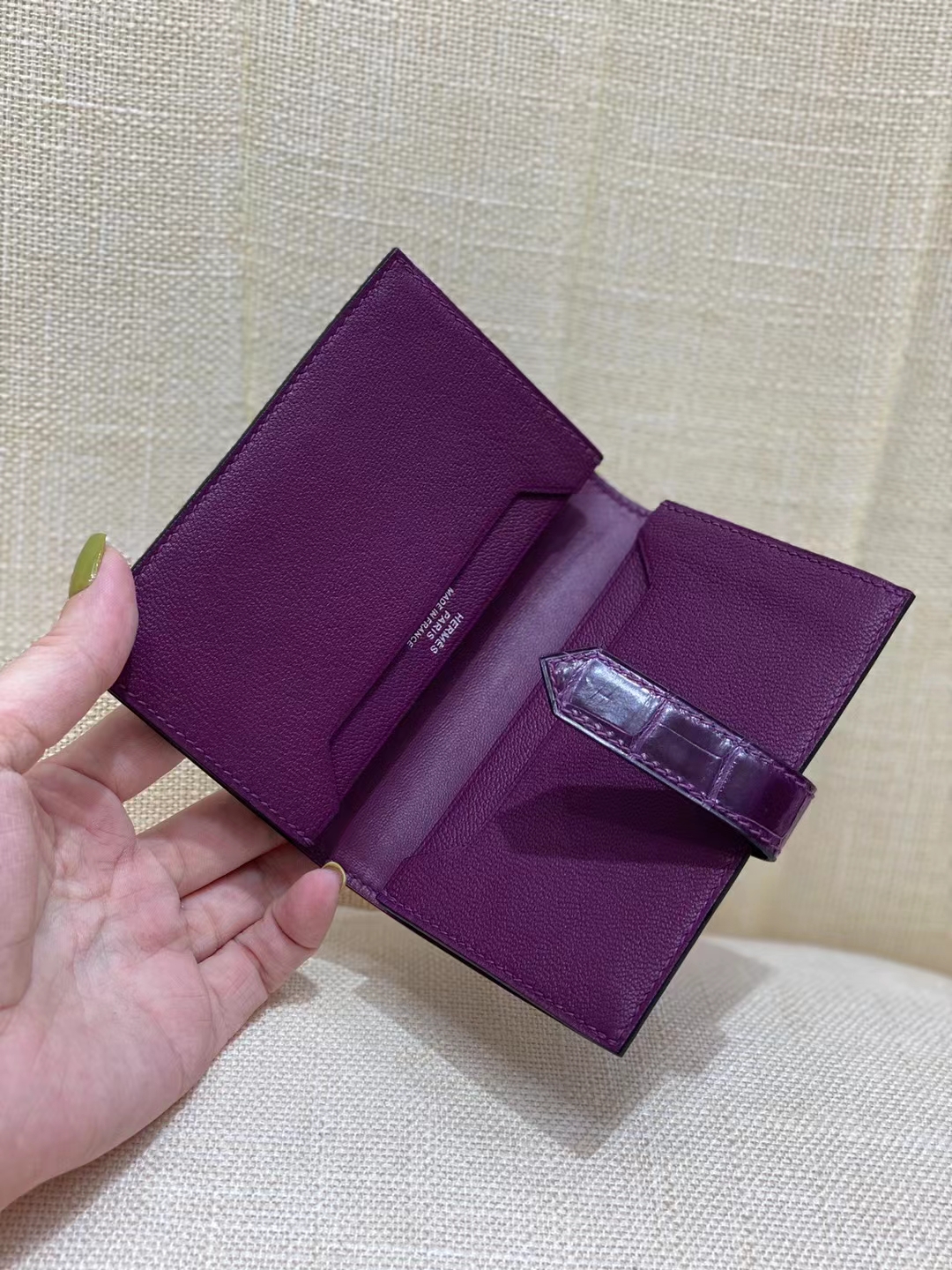 Hermès（爱马仕）Bearn 小H 鳄鱼卡包 亮面 方块 N5 黑加仑紫 顶级纯手工